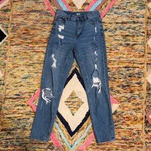 HIGH RISE RIPPED BDG JEANS